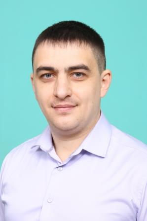 Сазонов Артем Евгеньевич.